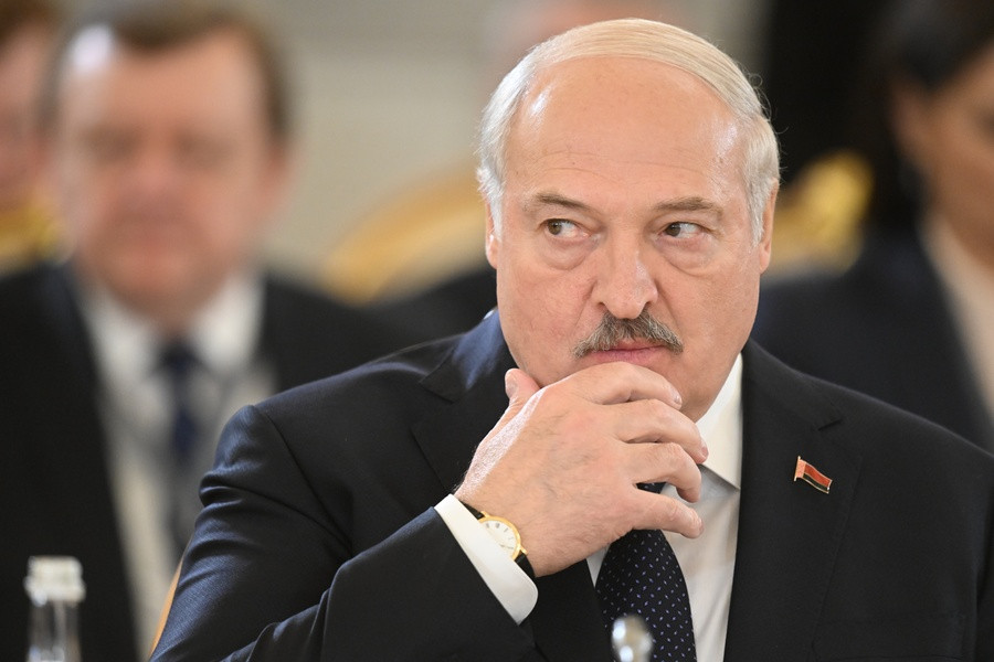 Λουκασένκο: «Το λάθος μας είναι ότι δεν τελειώσαμε την Ουκρανία το 2014»