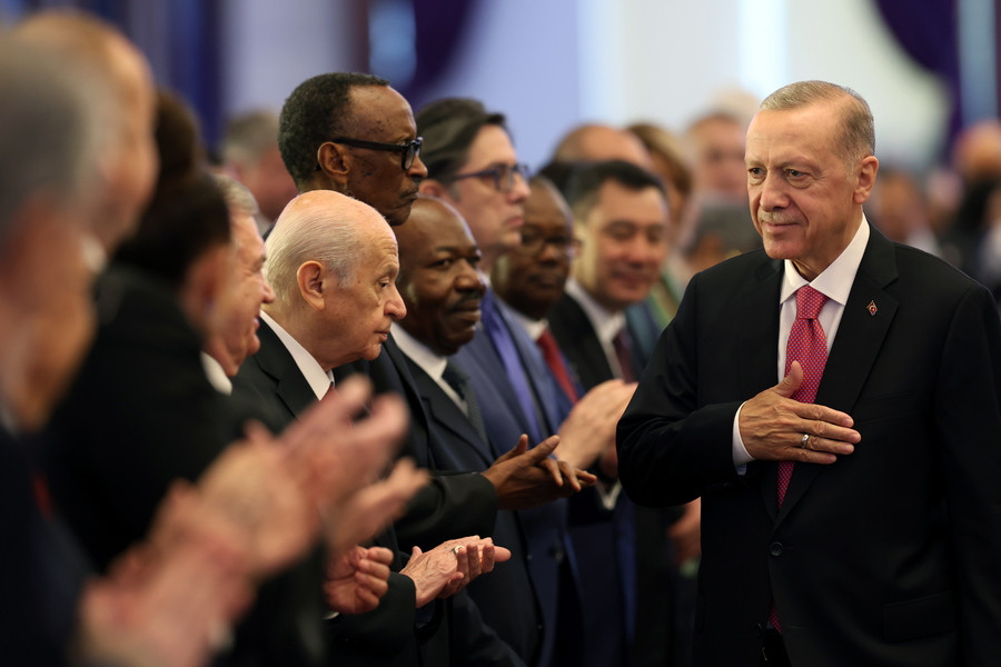 Ο Ερντογάν καλεί τους Τούρκους «να ενωθούν» και προαναγγέλλει συνταγματική αναθεώρηση