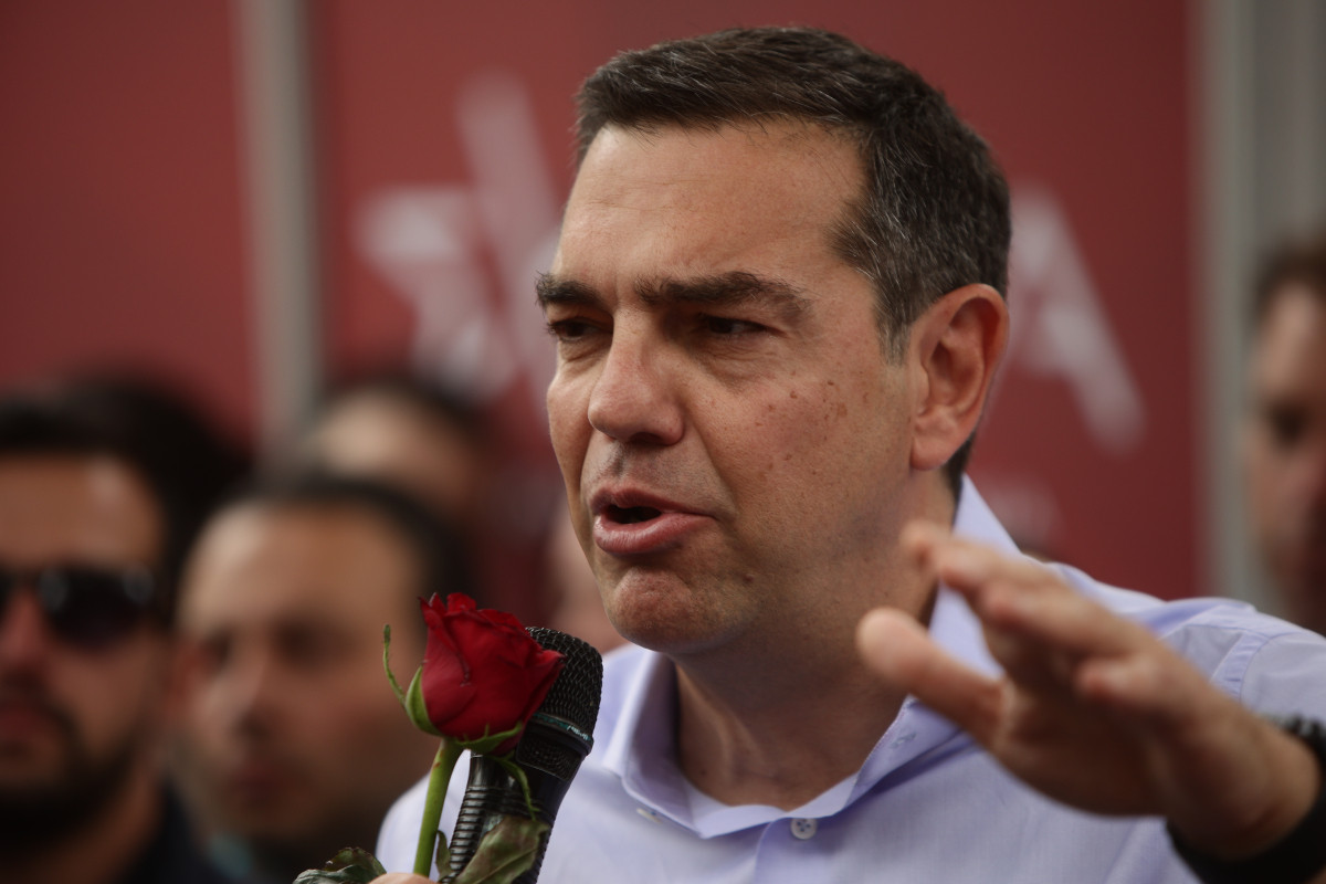 Τσίπρας: Να βγει ο ΣΥΡΙΖΑ για να αποτραπεί η κοινωνική λεηλασία