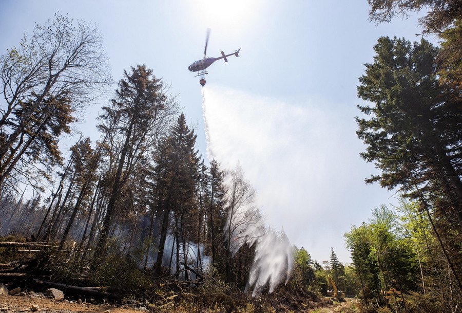 Καναδάς: Συνεχίζουν να καίνε τα δάση εκατοντάδες πυρκαγιές – Κρίσιμη η κατάσταση τις επόμενες ημέρες