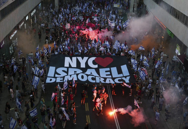 Ισραήλ: Δεκάδες χιλιάδες διαδήλωσαν ανά τη χώρα κατά των πολιτικών Νετανιάχου