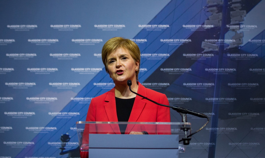 Νίκολα Στέρτζον: Χειροπέδες στην πρώην πρωθυπουργό της Σκωτίας στο πλαίσιο οικονομικής έρευνας