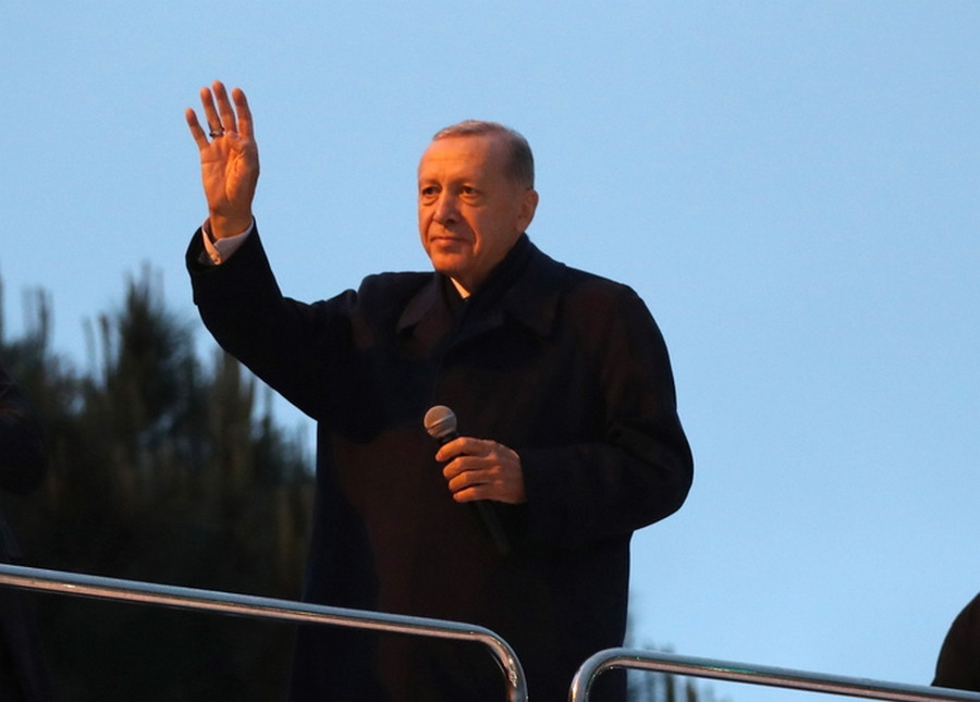 Τουρκία: Η απουσία πραγματικά δημοκρατικής και ανεξάρτητης αντιπολίτευσης δίνει μπόνους στον Ερντογάν