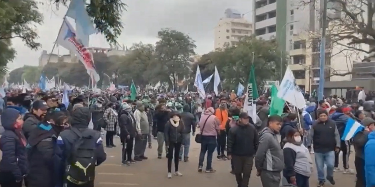 Αργεντινή: Δεκάδες διαδηλωτές τραυματίες