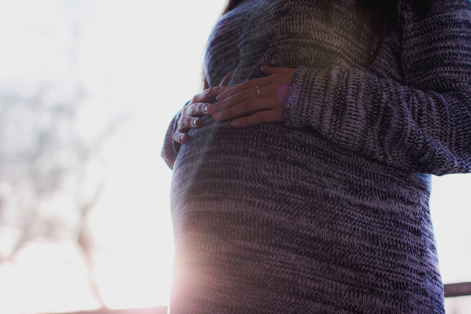 Έρευνα: 1 στις 5 γυναίκες μένει έγκυος με φυσικό τρόπο έπειτα από εξωσωματική