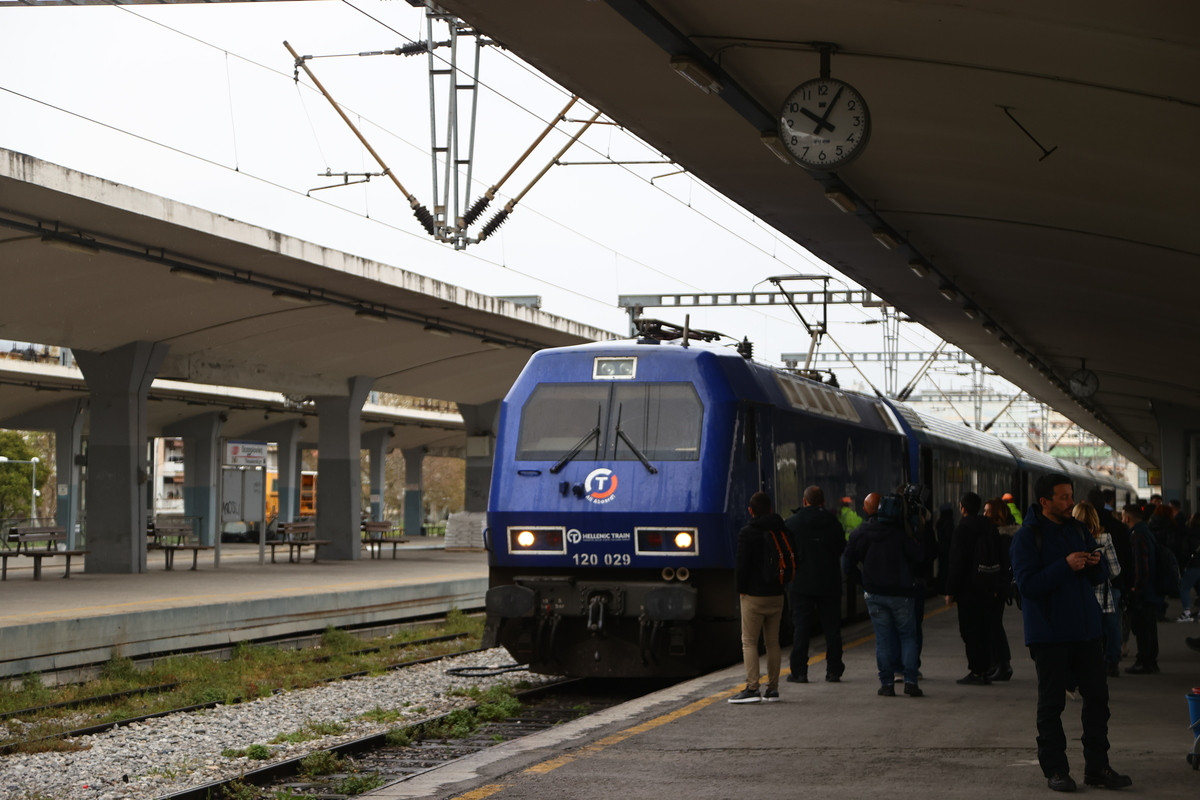 Ταλαιπωρία για επιβάτες του ΟΣΕ – Ακινητοποιημένο για ώρες το τρένο λόγω βλάβης