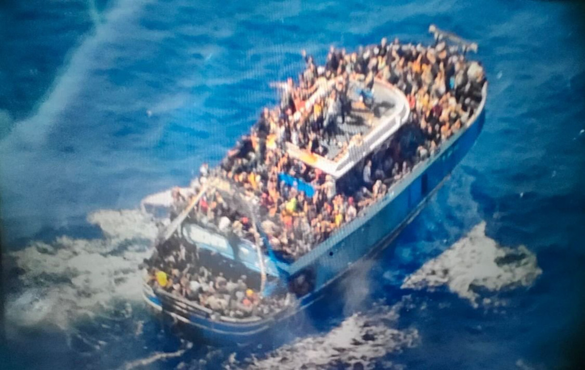Politico: Η Frontex ήθελε να στείλει αεροσκάφος πριν το ναυάγιο στην Πύλο αλλά το Λιμενικό δεν απάντησε