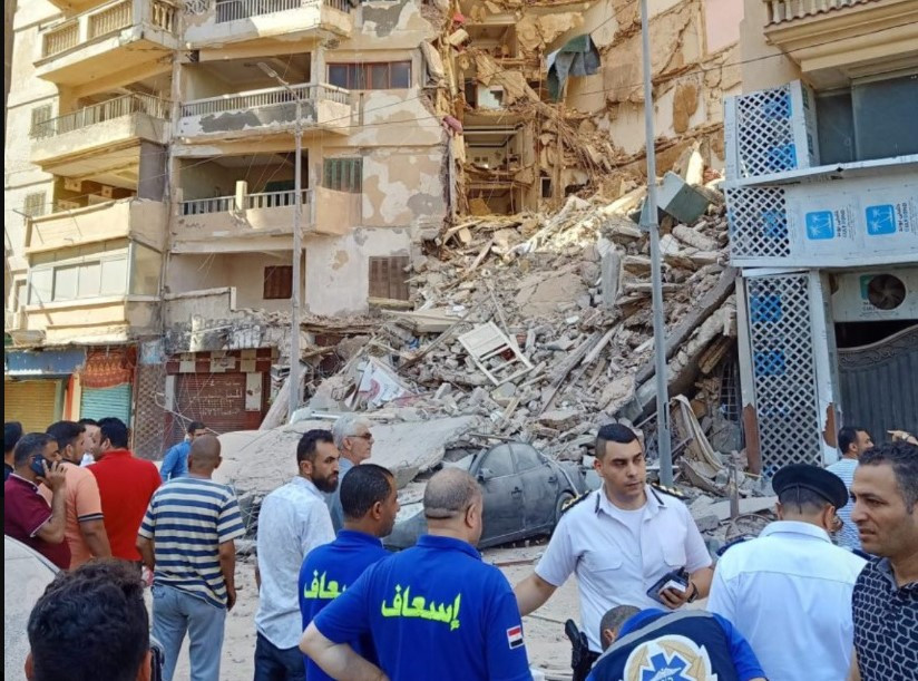 Αίγυπτος: Κατέρρευσε κτίριο 13 ορόφων στην Αλεξάνδρεια [Βίντεο]