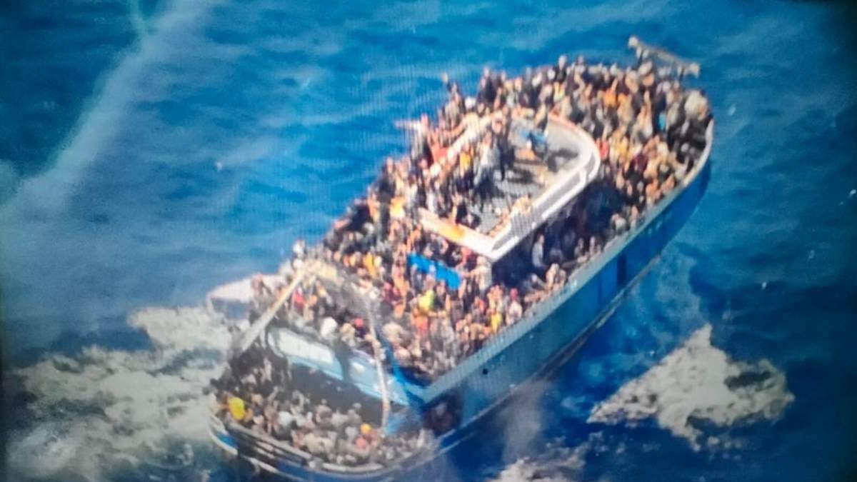 Επιζώντες μετανάστες από το ναυάγιο της Πύλου στη Libération: «Η ελληνική ακτοφυλακή μας βύθισε σκόπιμα»