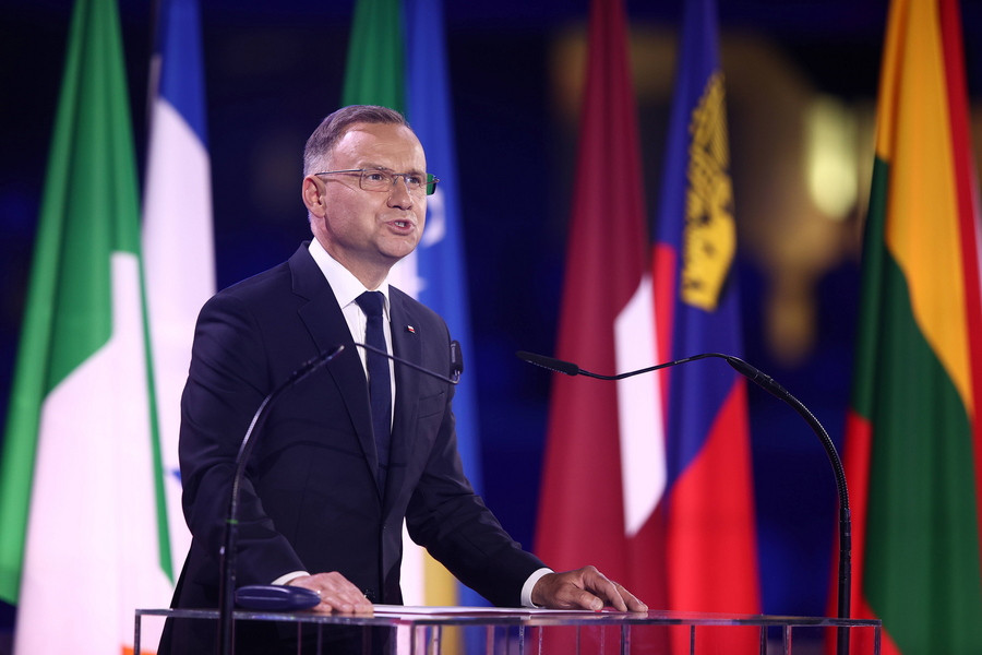 Πολωνία: Δημοψήφισμα για το Σύμφωνο Μετανάστευσης της ΕΕ προωθεί ο Ντούντα