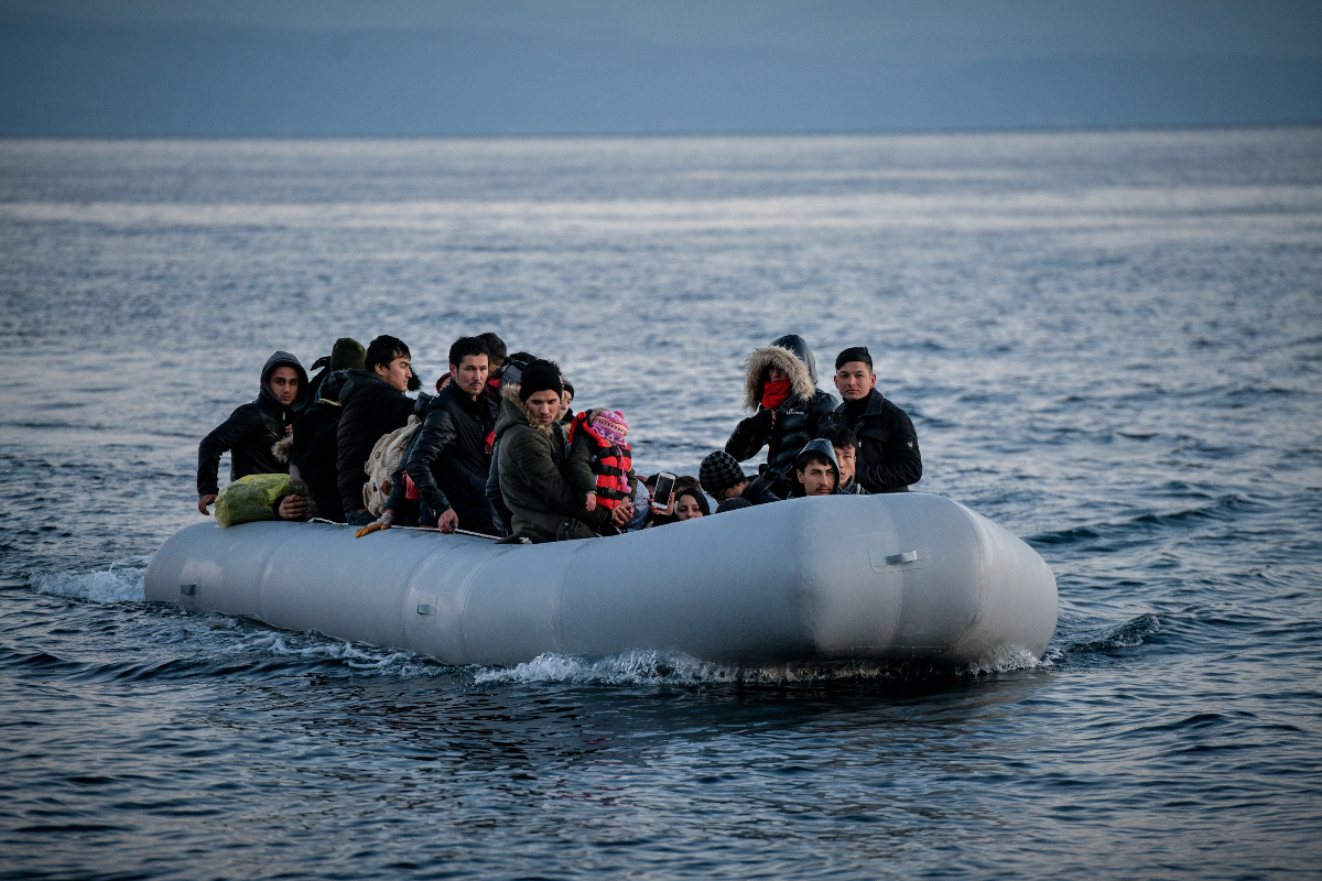 Βρετανία – Ιταλία: Σχεδιάζουν συμφωνία για να μειωθούν οι μετανάστες που διασχίζουν τη Μεσόγειο