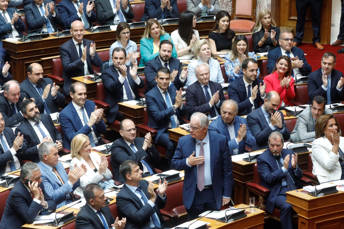Βουλή: Ανανέωση θητείας για τον Κωνσταντίνο Τασούλα με 249 ψήφους – «Παιχνίδια» της Ν.Δ με τη Νίκη