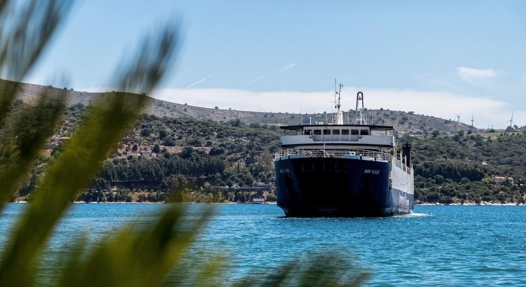 Πρόσκρουση πλοίου με 277 επιβάτες στο λιμάνι της Χίου