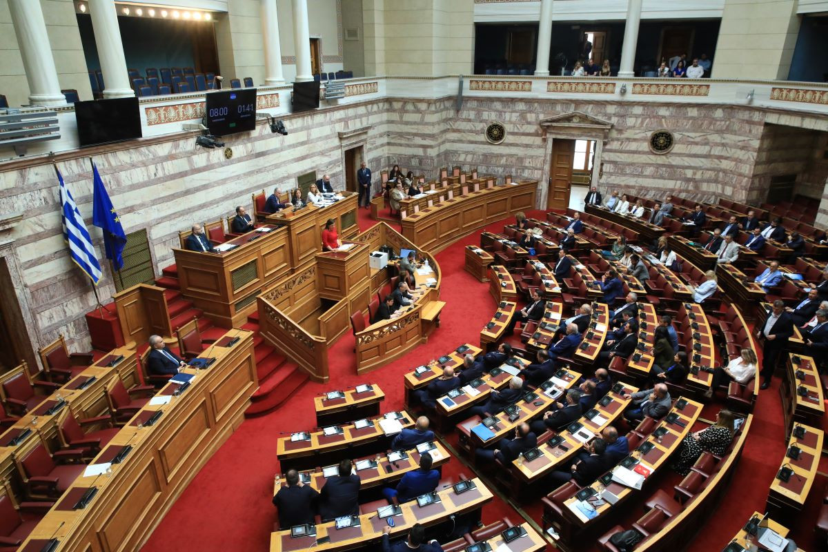Βουλή: Live οι δευτερολογίες των πολιτικών αρχηγών – Το βράδυ η ψήφος εμπιστοσύνης