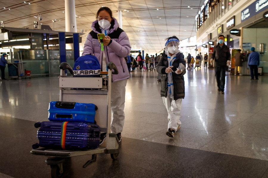 Κοροναϊός: Τρομάζει και πάλι η Κίνα τη Δύση – Ποιες χώρες επιβάλλουν ταξιδιωτικούς περιορισμούς και ποιες ετοιμάζονται