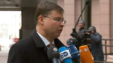 ekklisi-ntomprovskis-gia-teliki-prospatheia-prokeimenoy-na-gefyrothoyn-oi-diafores-0