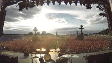 binteo-65-000-anthropoi-tragoydoyn-oloi-mazi-to-bohemian-rhapsody-0