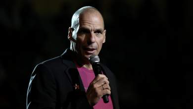 varoyfakis-oi-anoisies-toy-vizer-0