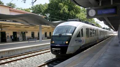 to-proto-ilektriko-treno-eftase-sto-lianokladi-0