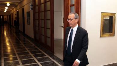 neo-komma-anakoinonei-o-mpaltakos-0