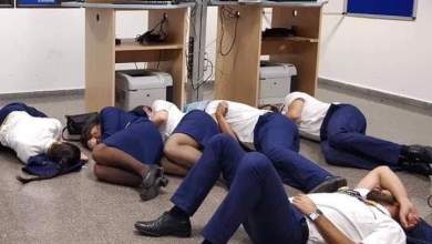 i-ryanair-apelyse-meli-pliromatos-poy-koimontoysan-sto-patoma-0
