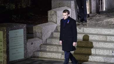 o-makron-tima-ton-dosilogo-petain-kyma-antidraseon-sti-gallia-0