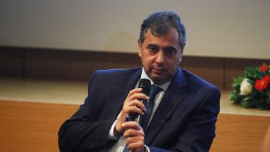 me-paremvasi-megaloy-paragonta-toy-peiraia-i-aposyrsi-tis-ypopsifiotitas-korkidi-0