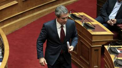 exodiko-stelnei-o-andreas-lovedros-stin-ert-gia-anafora-stis-orothetikes-gynaikes-0