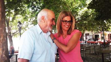 emeis-apo-konta-stin-koinonia-o-mitsotakis-apo-makria-0