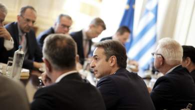 to-kratos-tis-dexias-o-rolos-toy-syriza-0