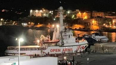 epiase-limani-sti-lampentoyza-to-open-arms-0
