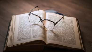 book-friday-anti-gia-black-friday-giati-kapoioi-einai-poly-mprosta-0