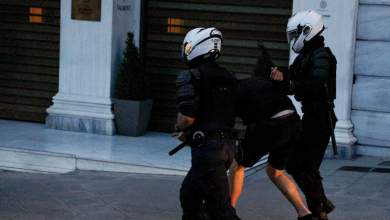 chimika-kai-prosagoges-stin-poreia-gia-ton-tzortz-floynt-sto-syntagma-0