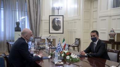 peftoyn-oi-ypografes-gia-tin-oriothetisi-aoz-metaxy-elladas-italias-0