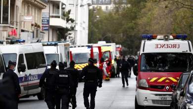 epithesi-me-machairi-konta-sta-palia-grafeia-toy-charlie-hebdo-0