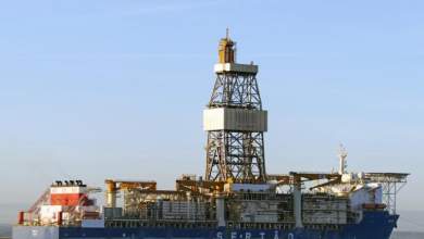 anoichta-tis-androy-eftase-to-geotrypano-kanuni-synodeyomeno-apo-polemika-ploia-0