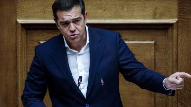 tsipras-vlakodis-kai-provokatoriki-i-apagoreysi-synathroiseon-na-min-ginoyn-mazikes-ekdiloseis-gia-to-polytechneio-vinteo-0