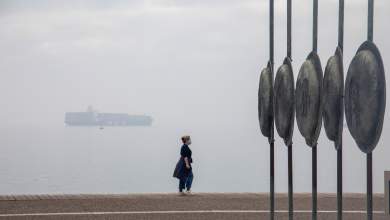 exadaktylos-akomi-sto-kokkino-i-thessaloniki-vradyflegis-vomva-stin-attiki-0