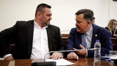 guardian-kai-politico-karfonoyn-tin-kyvernisi-gia-ti-diafygi-ton-chrysaygiton-kai-tin-astynomiki-via-0