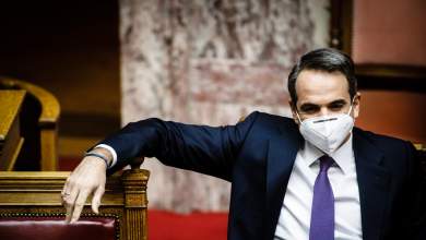 otan-o-mitsotakis-yperaspizotan-tin-protasi-toy-mosialoy-na-agorastei-i-patenta-ton-emvolion-0