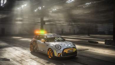 electric-pacesetter-ena-ilektriko-mini-ginetai-safety-car-tis-formula-e-0