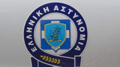 vomvardize-me-anarmosta-minymata-o-daskalos-tin-11chroni-mathitria-pos-antedrase-o-pateras-0