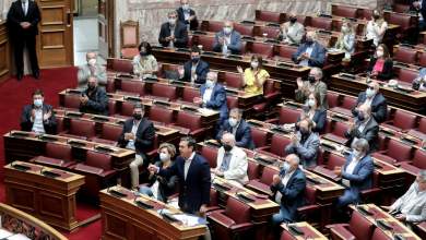protasi-nomoy-gia-ta-oikonomika-ton-kommaton-katethese-o-syriza-0