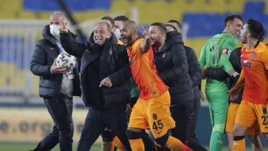 epistrefei-stin-toyrkia-i-galatasarai-den-eginan-dekta-ta-test-koronoioy-0