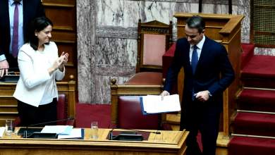 mporei-kapoios-na-panigyrizei-gia-tin-ayxisi-spoydaston-sta-dimosia-iek-0