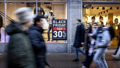 i-istoria-piso-apo-tin-black-friday-0
