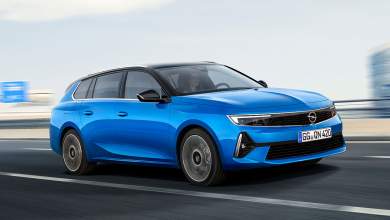 neo-opel-astra-sports-tourer-to-stil-tis-praktikotitas-exilektrismeno-0