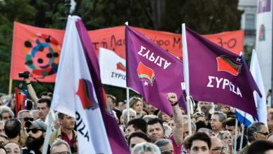 amesi-dimokratia-syntagma-kai-komma-0