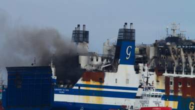 fotia-sto-euroferry-olympia-paraleipseis-kai-ellipeis-elegchoi-athlies-synthikes-stis-kampines-0