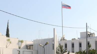 i-rosiki-presveia-stin-ellada-protrepei-toys-polites-na-parakoloythisoyn-open-0